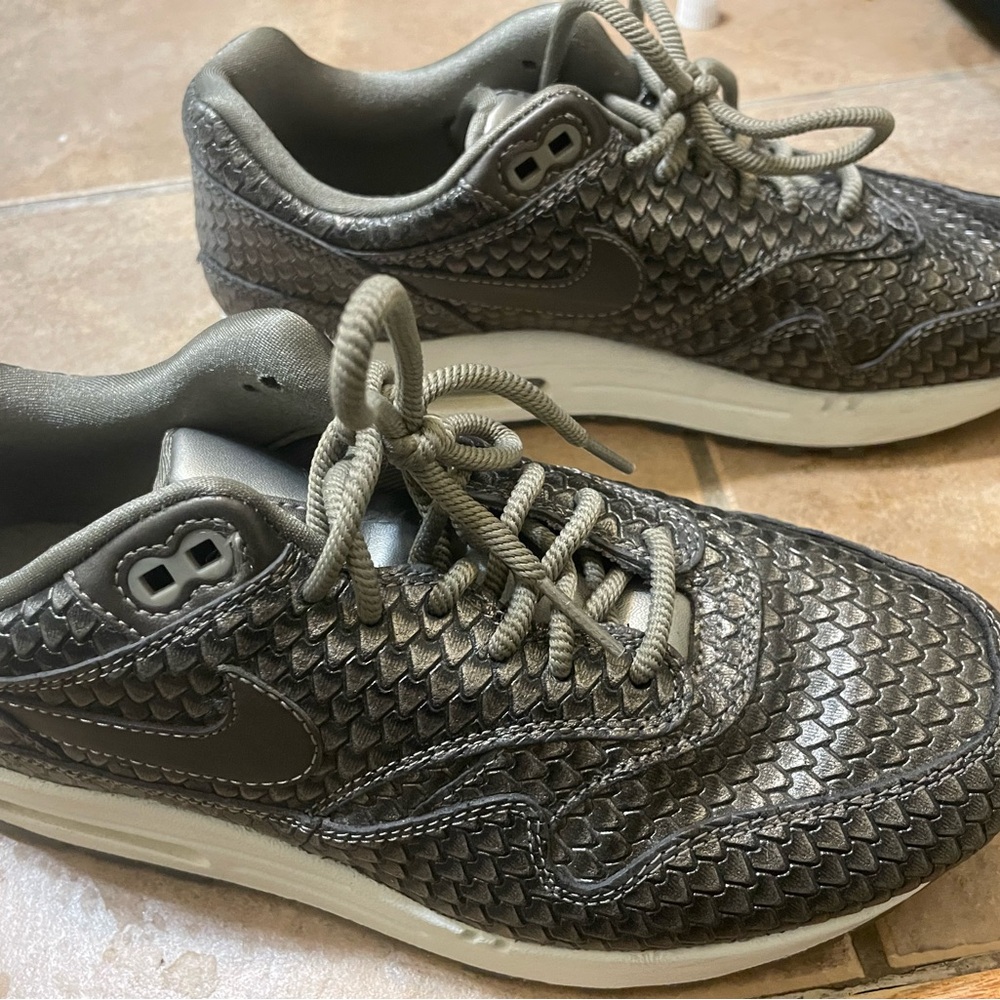Nike air max 1 reptile metallic pewter